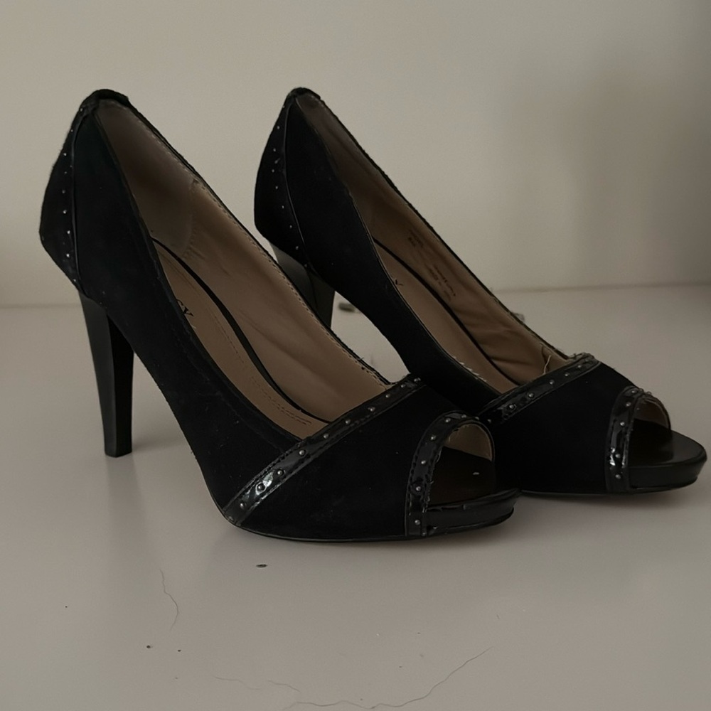 Ellen Tracy black suede peek-a-boo pumps